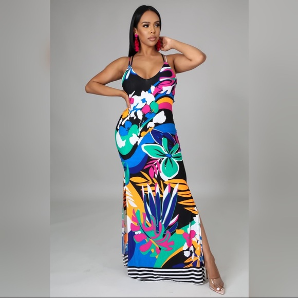 Backless Maxi Dress - Picture 3 of 9